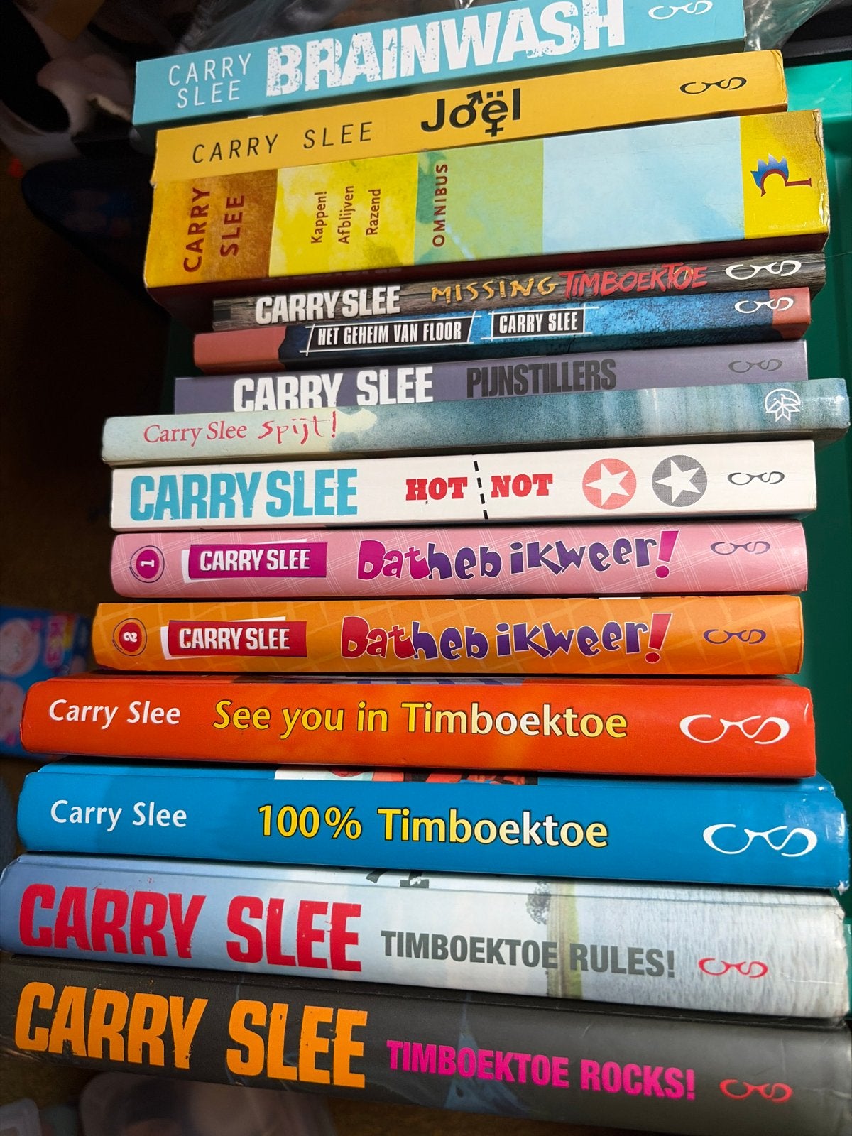 Grote collectie Carry Slee boeken - 16 stuks, Ophalen of Verzenden, Gelezen, Nederland