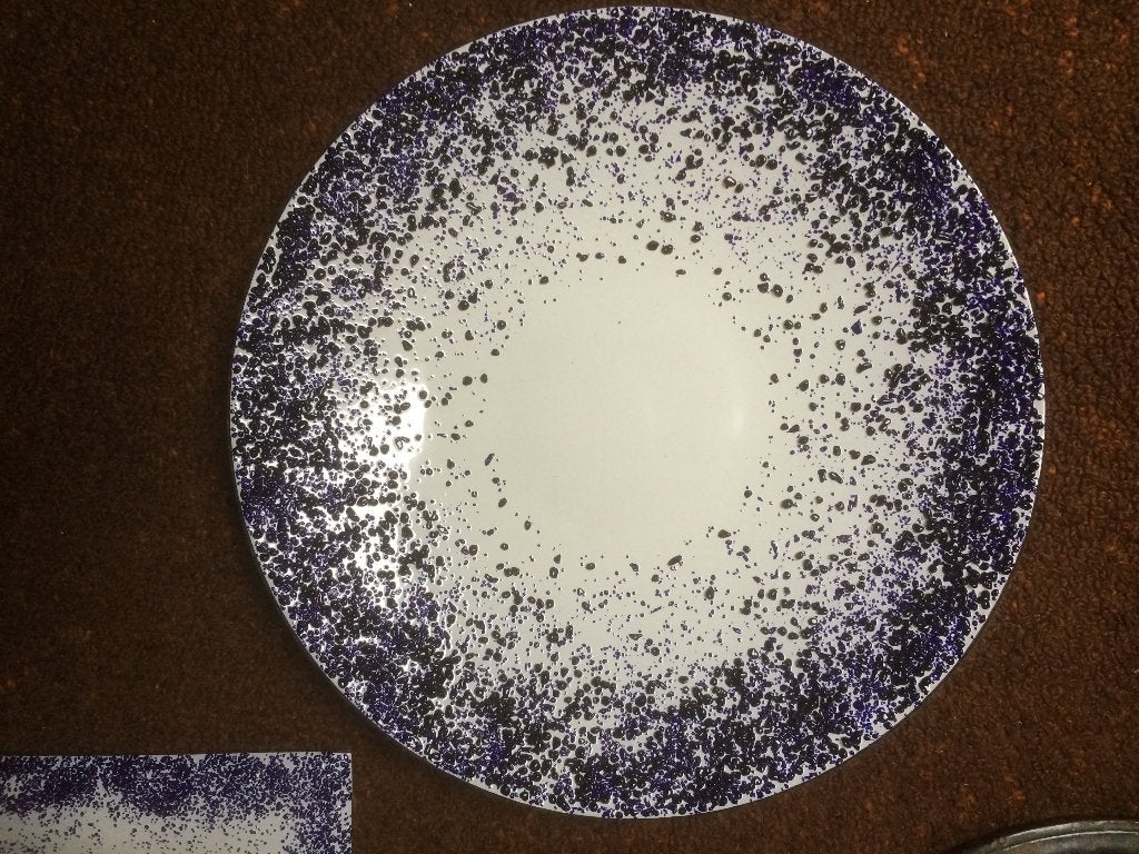 Schaal rond glas wit met blauwe glasspetters doorsnee 31 cm, Schaal, Rond, Nieuw, Ophalen of Verzenden