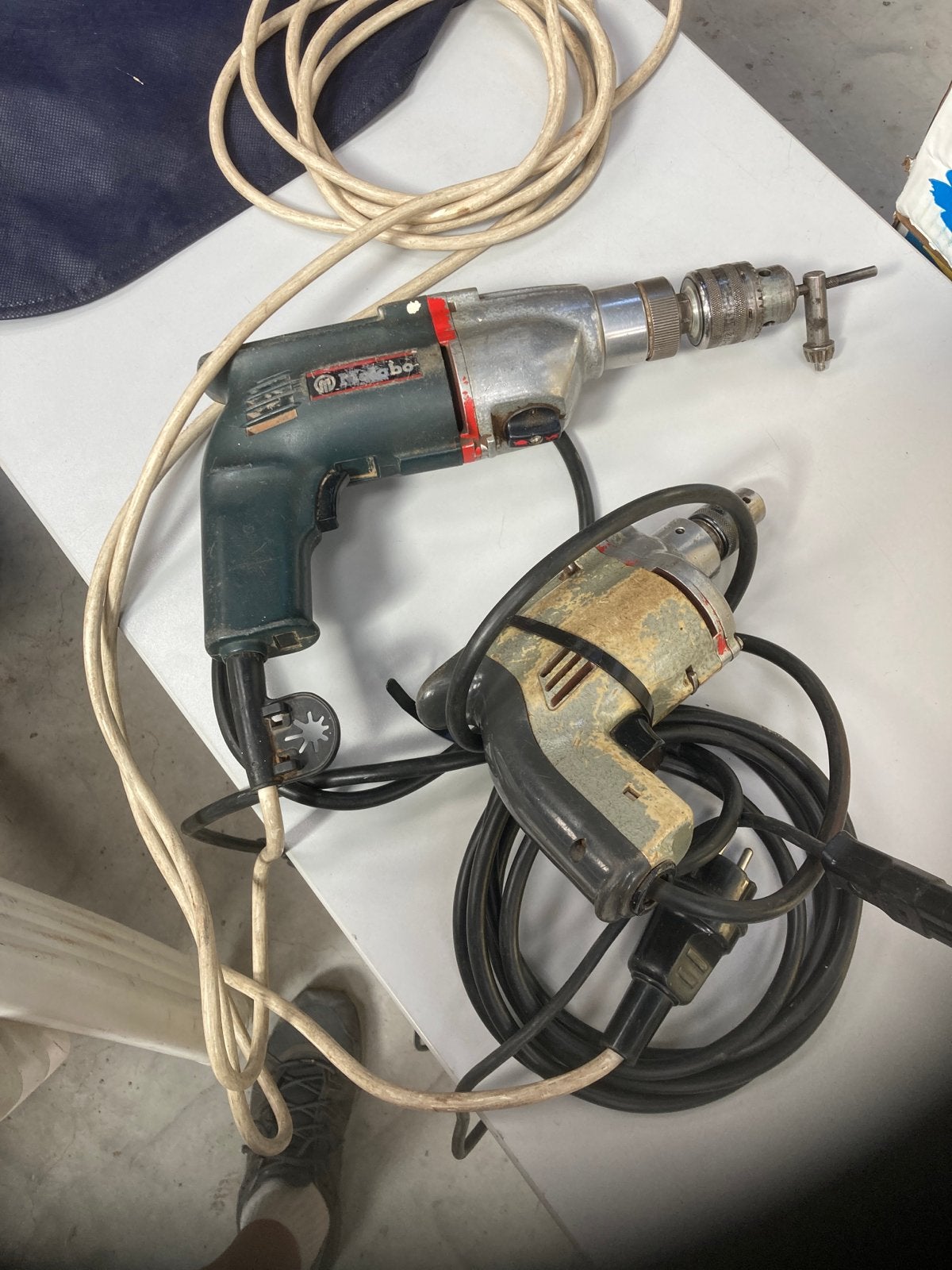 2 Gebruikte Boormachines - Metabo en Onbekend Merk, Ophalen, Gebruikt, Boormachine