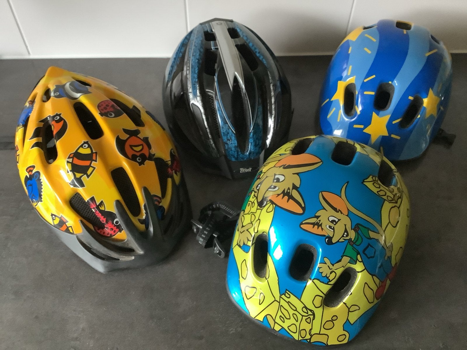 Fietshelmen voor kinderen en volwassenen, Fietsen en Brommers, Fietsaccessoires | Fietshelmen, Ophalen, Gebruikt, Overige maten