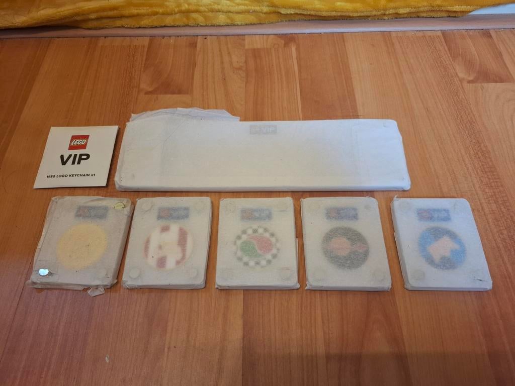 Complete set LEGO VIP munten (5 stuks), Kinderen en Baby's, Speelgoed | Duplo en Lego, Compleet, Overige thema's, Lego, Accessoire