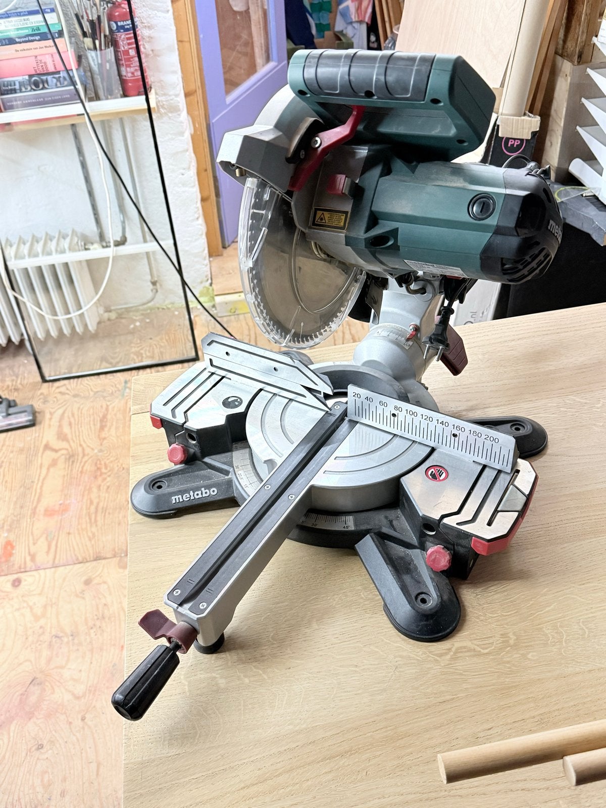 Metabo Afkortzaag KGS 254 M, Doe-het-zelf en Verbouw, Ophalen, 70 mm of meer, Zo goed als nieuw, Afkortzaag