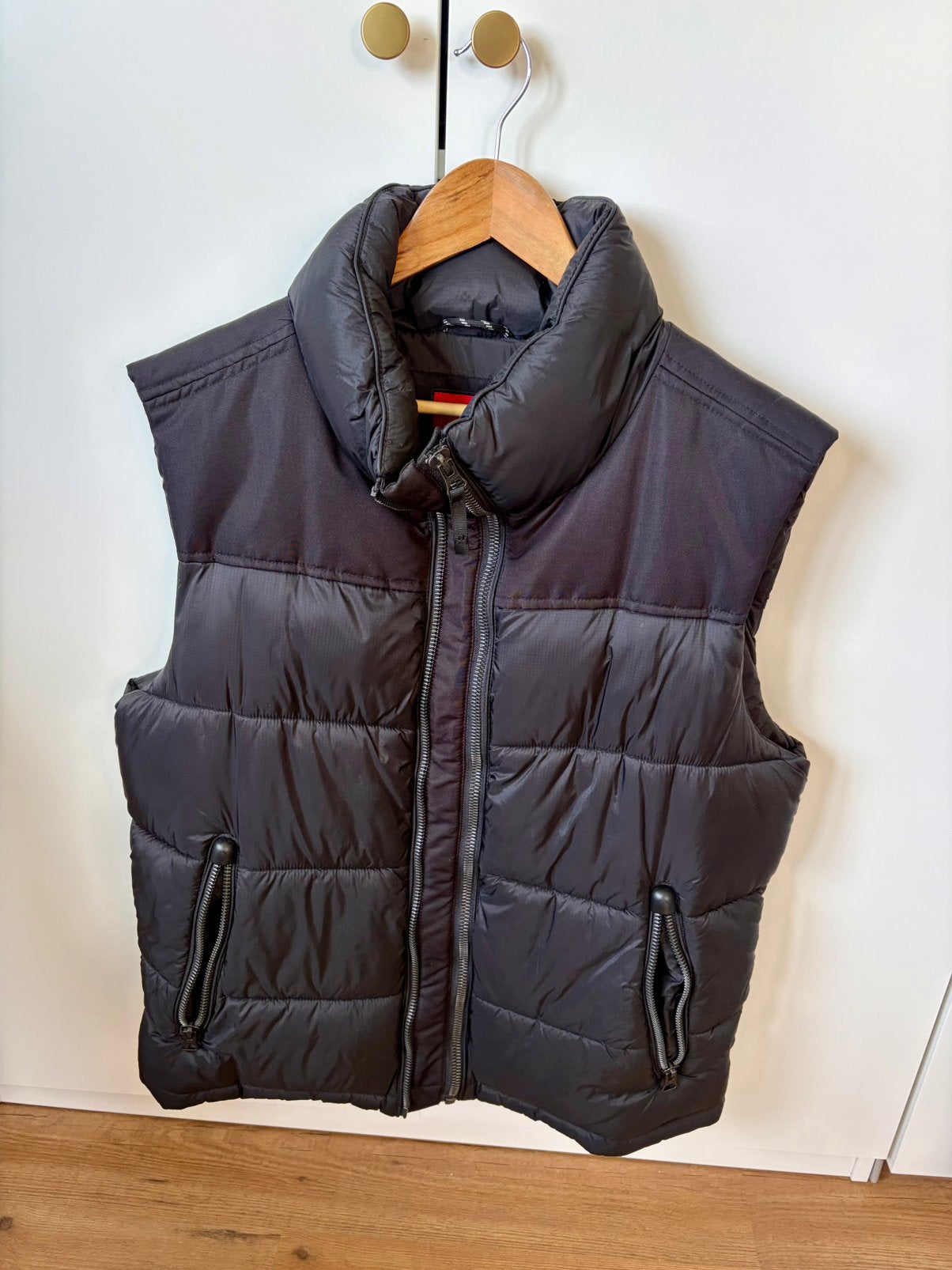 Zwarte bodywarmer van het merk Superdry in de maat M, Ophalen of Verzenden, Zo goed als nieuw, Zwart