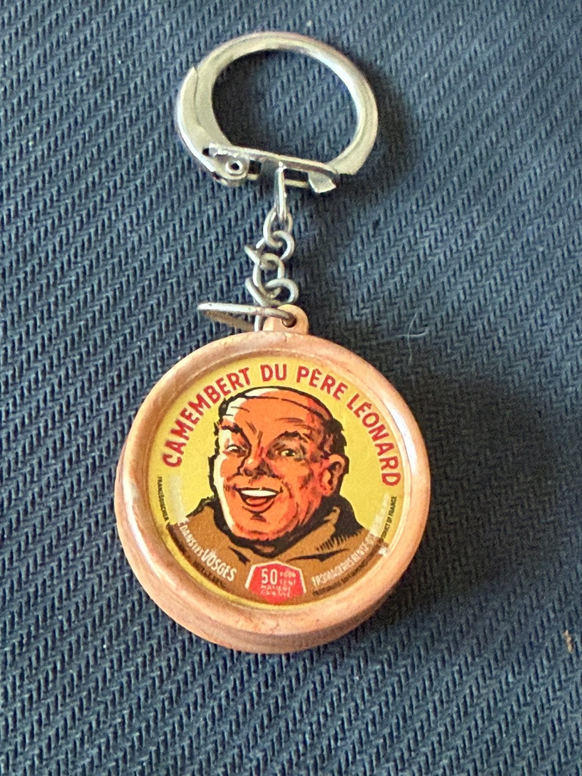 Vintage Camembert du Père Léonard reclame sleutelhanger 1960, Verzamelen, Sleutelhangers, Verzenden, Zo goed als nieuw