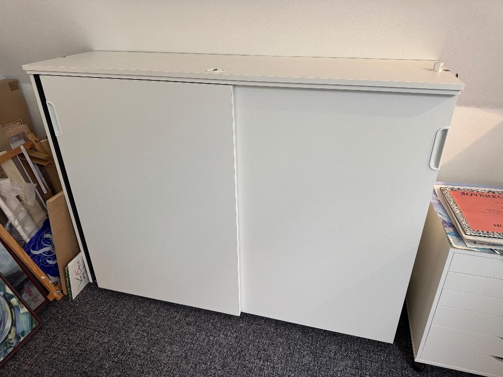 Kast met schuifdeuren Wit IKEA Galant, Ophalen, 100 tot 150 cm, 150 tot 200 cm, Zo goed als nieuw