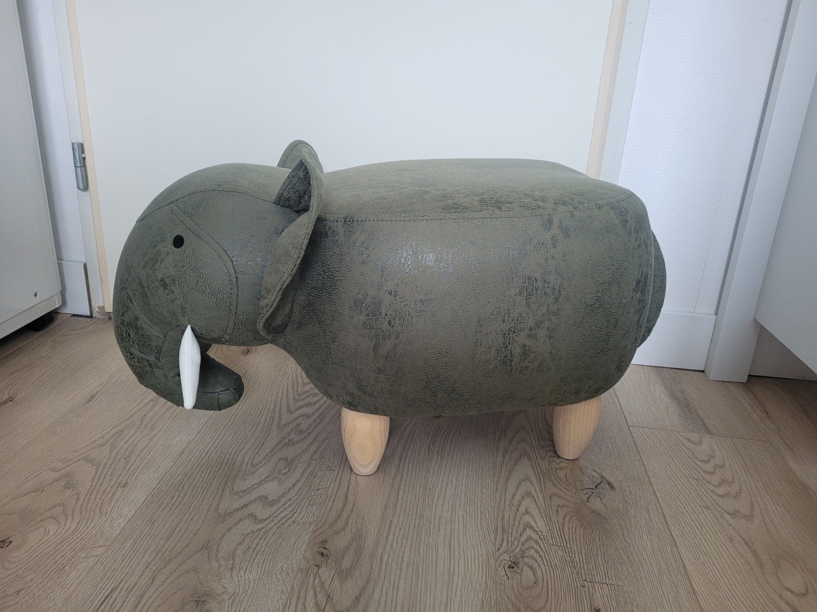Leuke olifant poef voor kinderkamer, Ophalen, Zo goed als nieuw