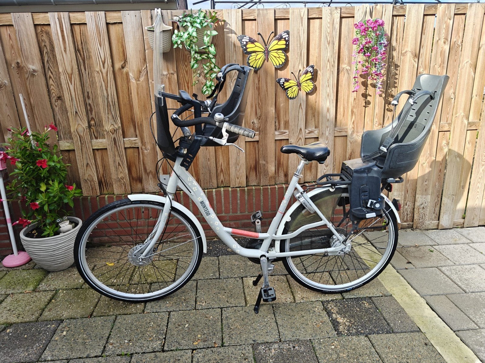 Mama Fiets met kinderzitjes (voor en achter), Ophalen, Gebruikt, Achterzitje, MONTEGO