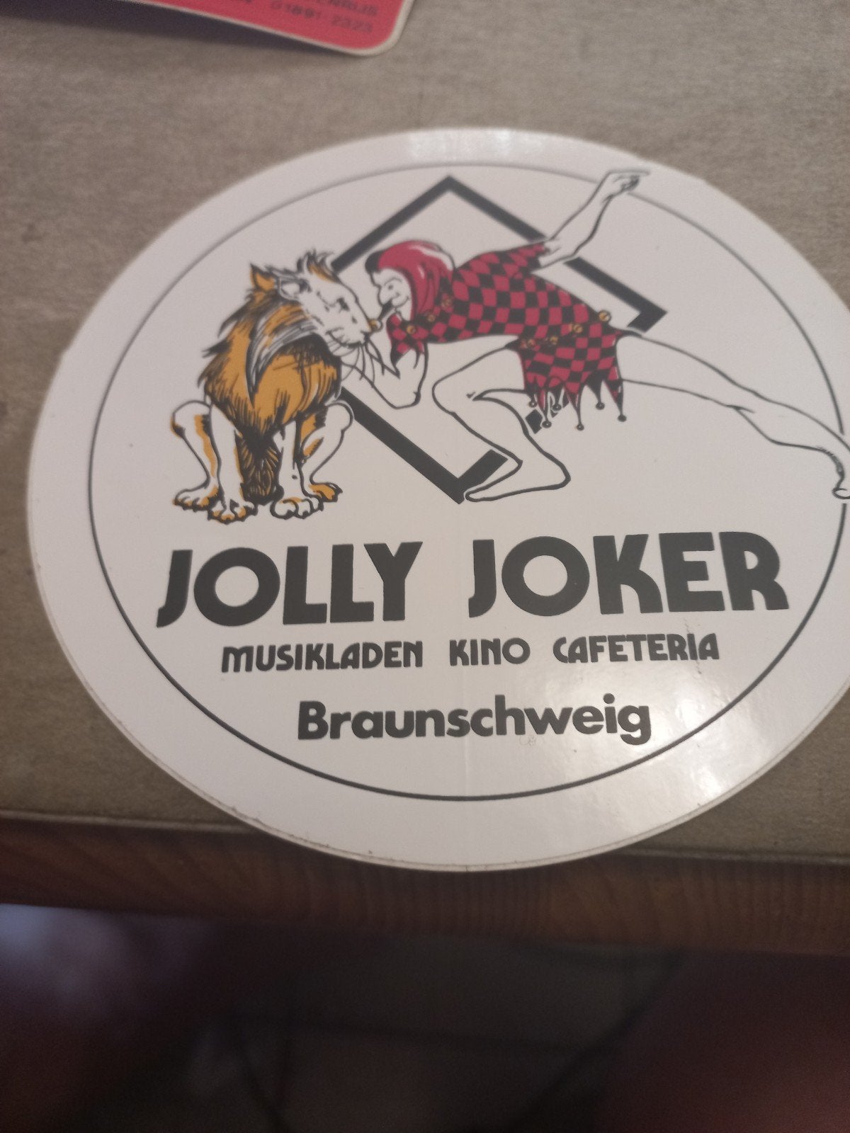 Vintage Jolly Joker Sticker Braunschweig Muziek Film Café, Ophalen of Verzenden, Zo goed als nieuw
