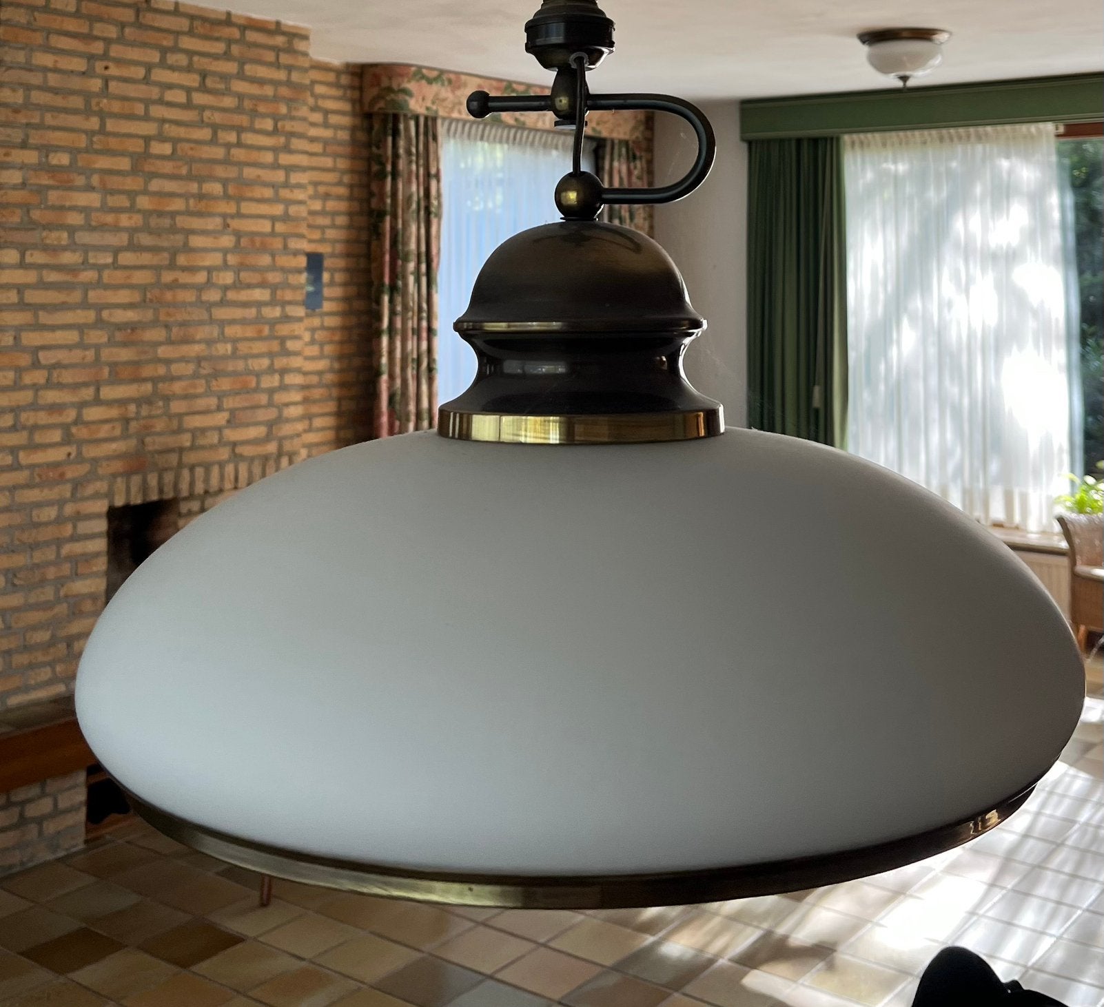 Industriële hanglamp met grote grijze kap en metalen ketting, Ophalen, Zo goed als nieuw, Metaal