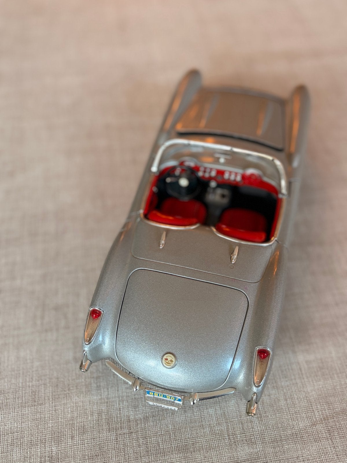 Gedetailleerd model van een klassieke Chevrolet Corvette, Ophalen of Verzenden, Zo goed als nieuw, Auto