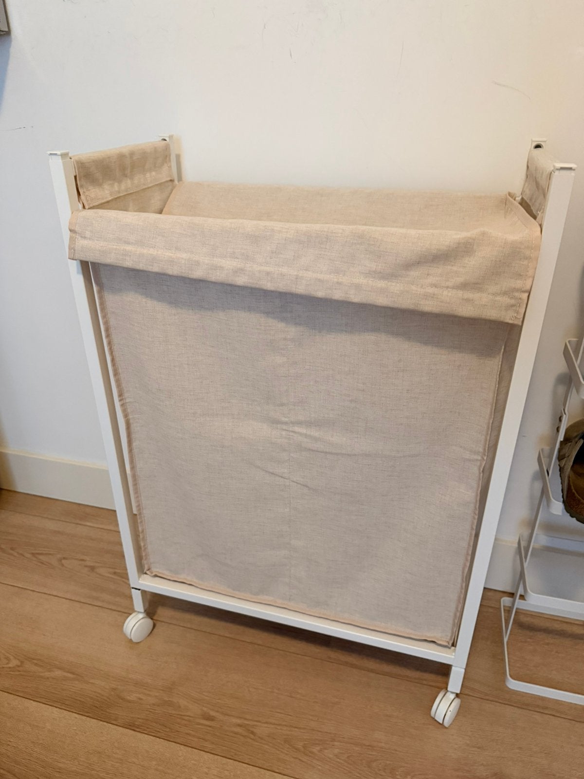 IKEA wasmand op wieltjes - beige, Ophalen, Gebruikt