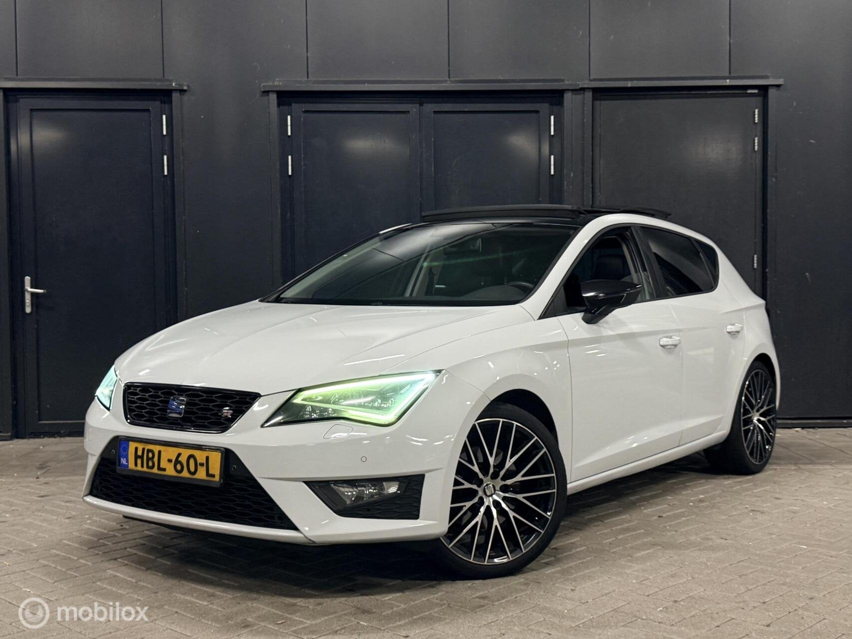 Seat Leon 1.8 TSI FR PANO/DSG/Cupra velgen/stoelverwarming, Auto's, 1227 kg, Gebruikt, Euro 6, 4 cilinders