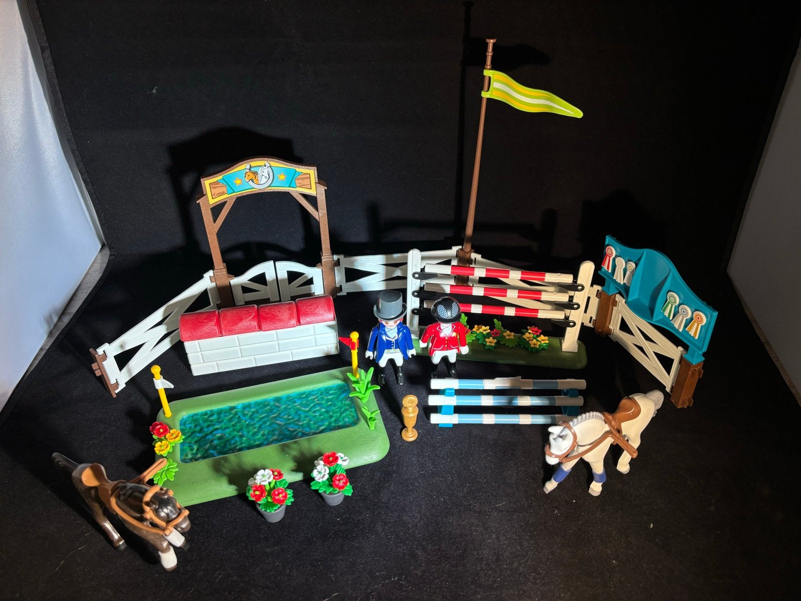Playmobil Paarden Spring wedstrijd., Complete set, Overige typen, Ophalen of Verzenden, Zo goed als nieuw