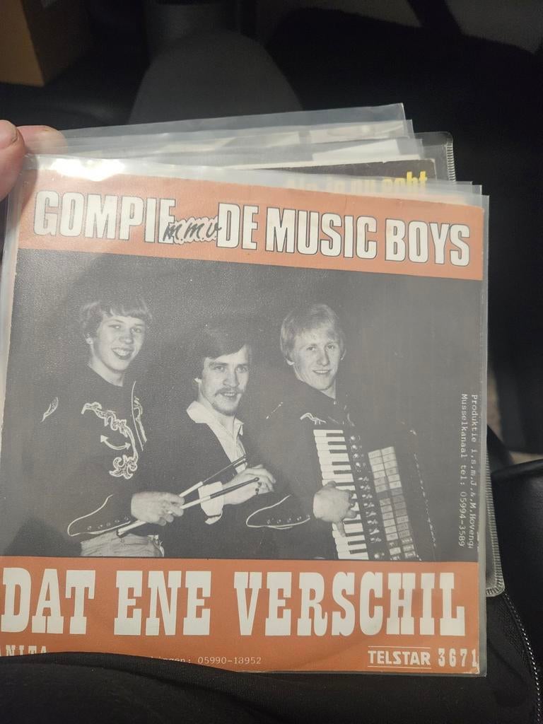 Music boys  ene verschil, Ophalen of Verzenden, Zo goed als nieuw, Overige formaten, Levenslied of Smartlap