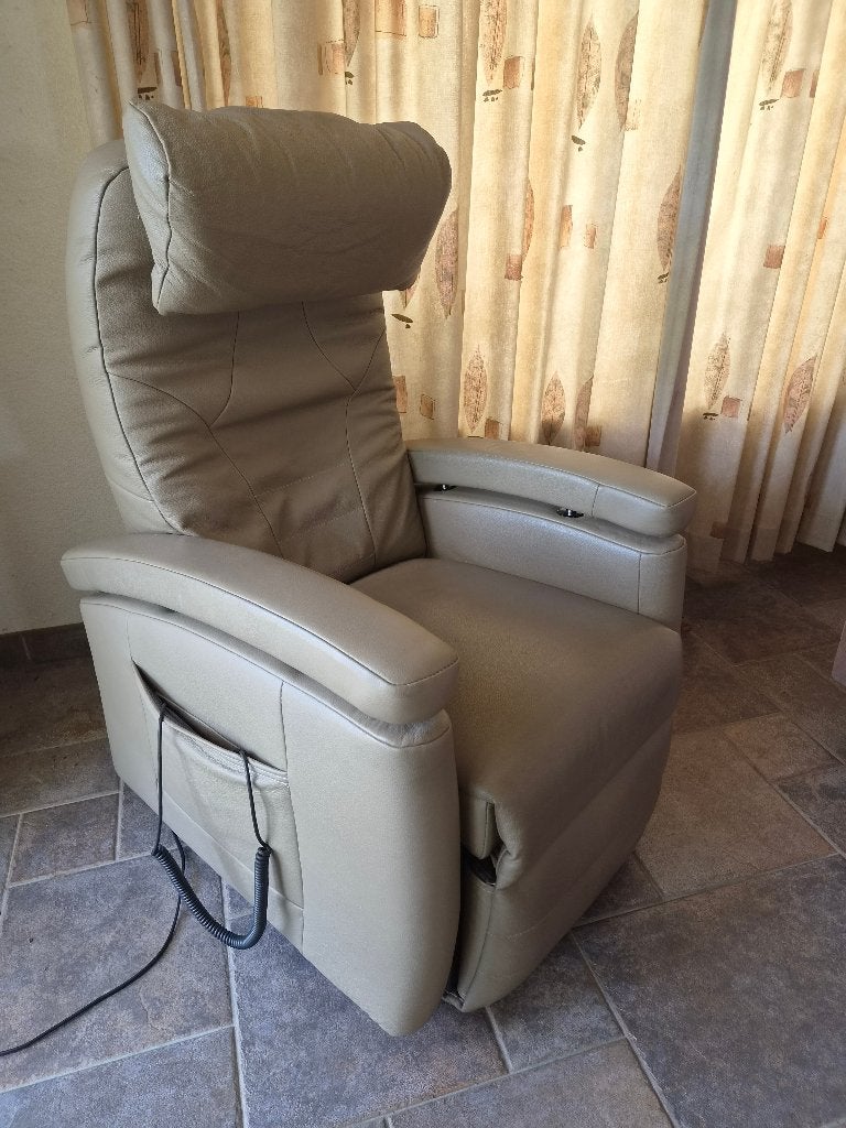 Sta op stoel Fitform Vario 571; rundleer taupe, Huis en Inrichting, Ophalen, Minder dan 75 cm, Leer, Zo goed als nieuw