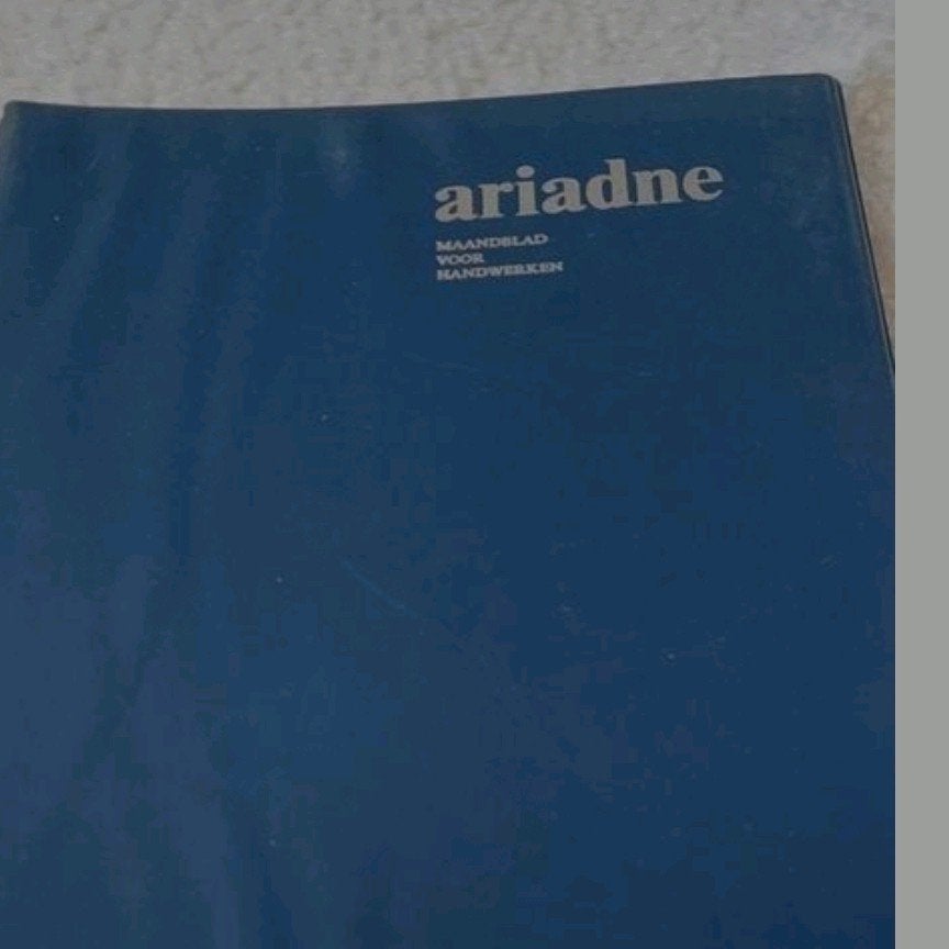 2 OUDE ARIADNE HANDWERK MAPPEN MET ARIADNE BLADEN +, Ophalen of Verzenden, Gebruikt, Breien of Haken, Patroon of Boek
