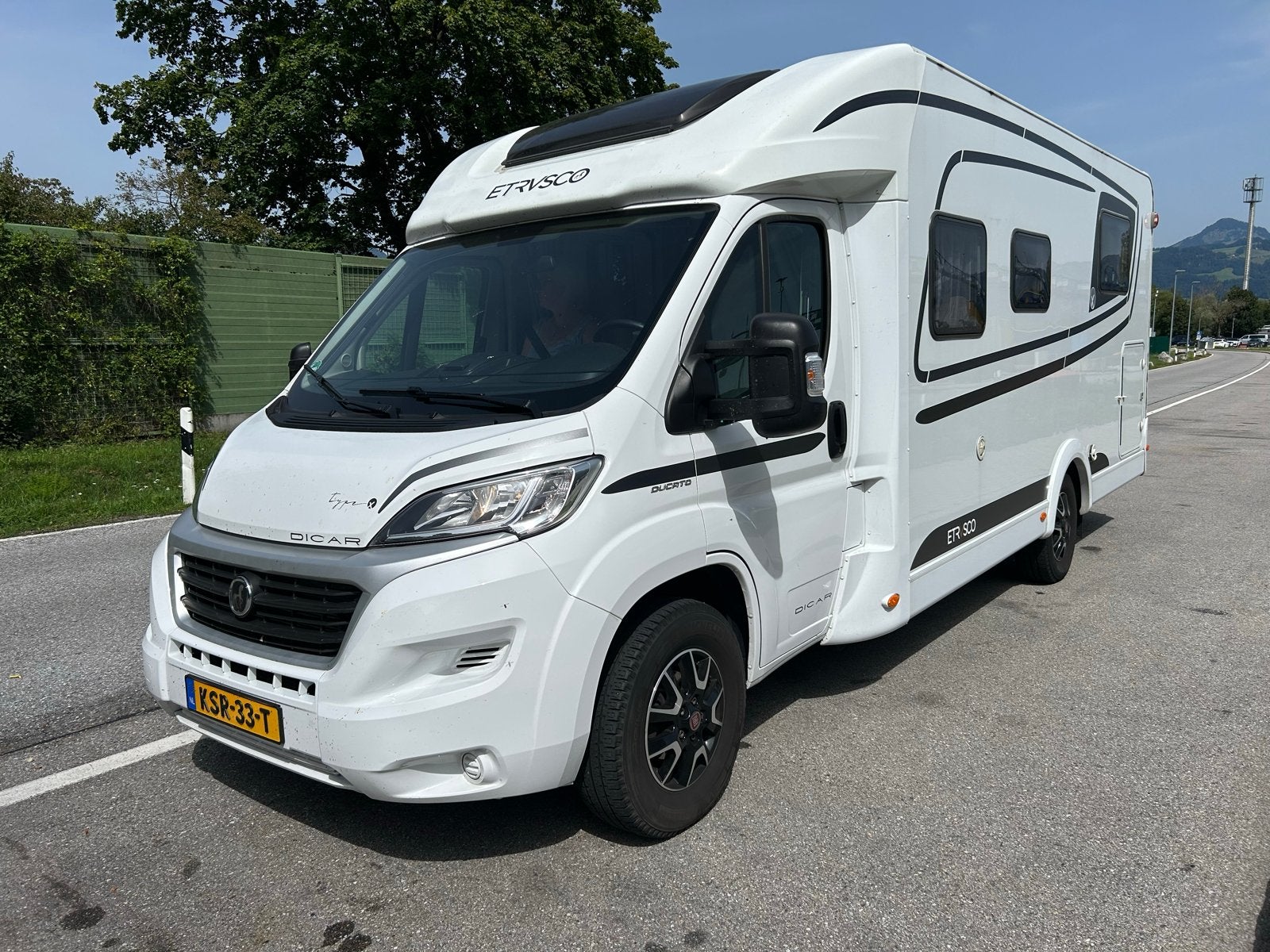 Etrusco T 7400 SB - Automaat Trekhaak 32500km, Caravans en Kamperen, Campers, Automaat, Ringverwarming, Fiat, 7 tot 8 meter