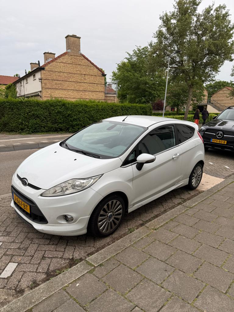 Ford Fiësta 1.4 71KW 3DR 2009 Wit - APK 04/2027, Auto's, Ford, Particulier, Fiësta, Benzine, B, Hatchback, Handgeschakeld, Geïmporteerd