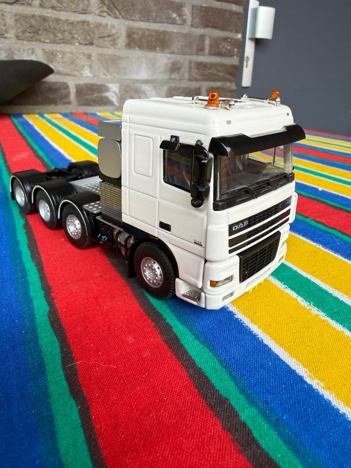 WSI MODELS DAF XF 105 Super Space Cab Trekker Model, Ophalen of Verzenden, Zo goed als nieuw