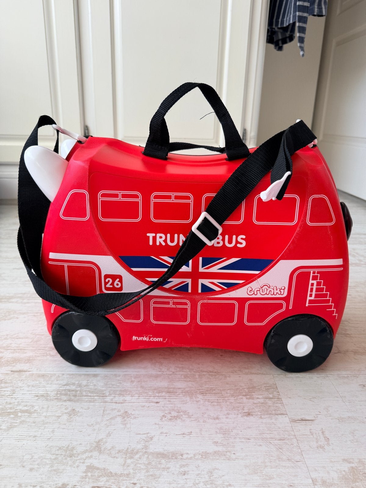 Trunki Bus Kinderkoffer - Rood met Britse Vlag, Ophalen, Zo goed als nieuw