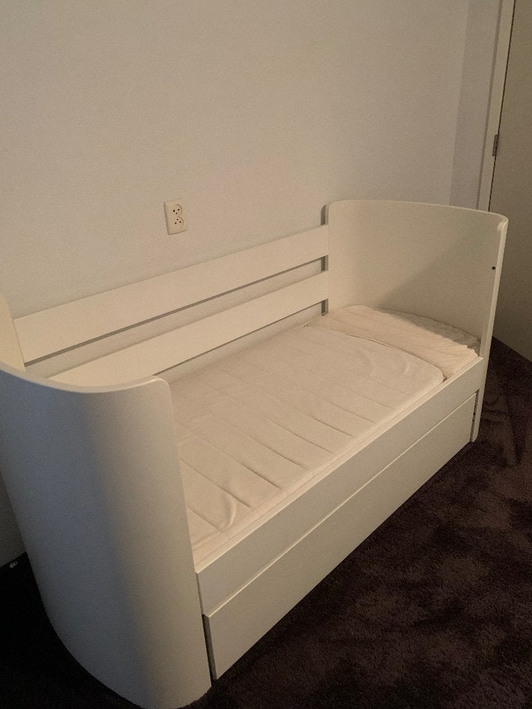 Small world junior bed/bank, Ophalen, Overige merken, Zo goed als nieuw, Wit