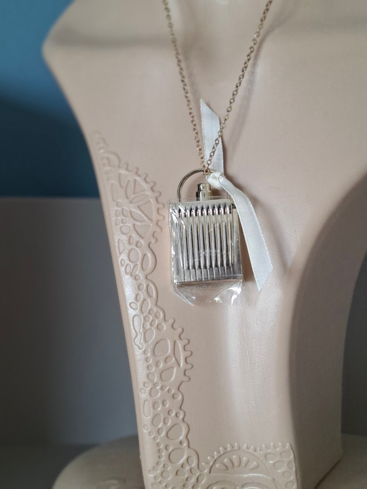 Chloé Eau de Parfum miniatuur flacon hanger ketting, Ophalen of Verzenden