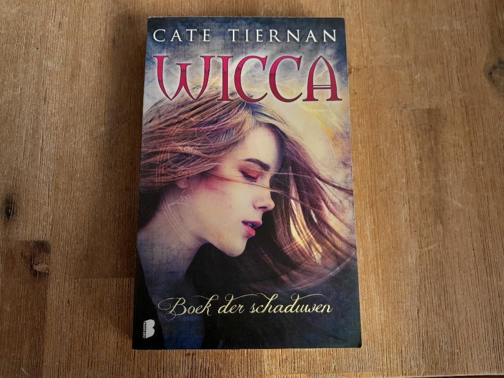 Cate Tiernan/ Wicca - Boek der schaduwen, Ophalen of Verzenden, Gelezen