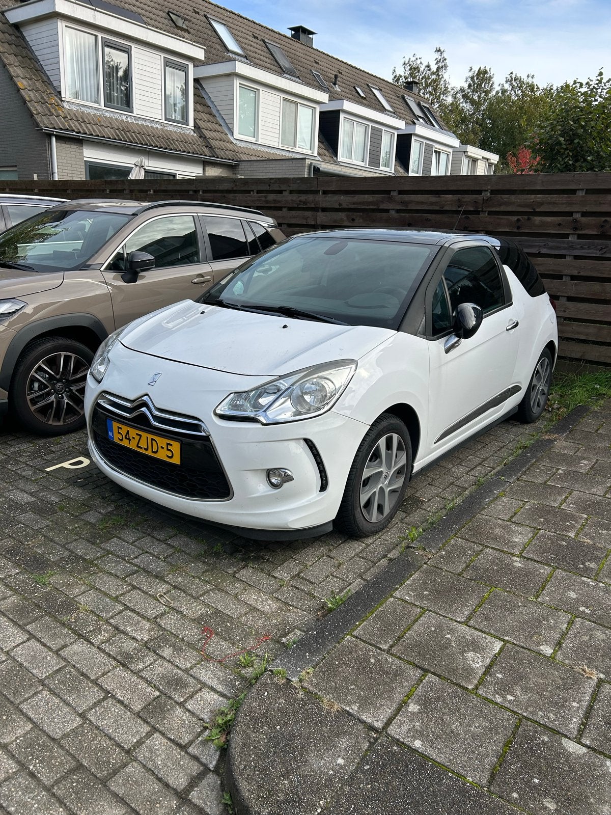 Citroën DS3 1.2 Vernieuwde Distributieriem!, Auto's, Voorwielaandrijving, 40 €/maand, 1199 cc, Wit