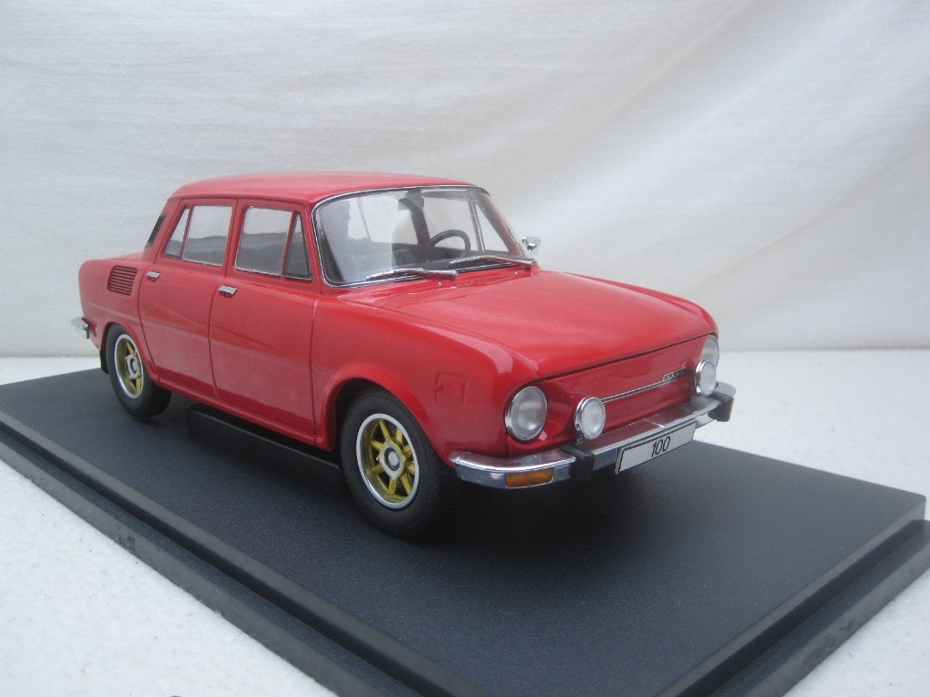 Skoda 100 "Sport" 1971 Rood 1:18 MCG, Ophalen of Verzenden, Nieuw, Auto, Overige merken
