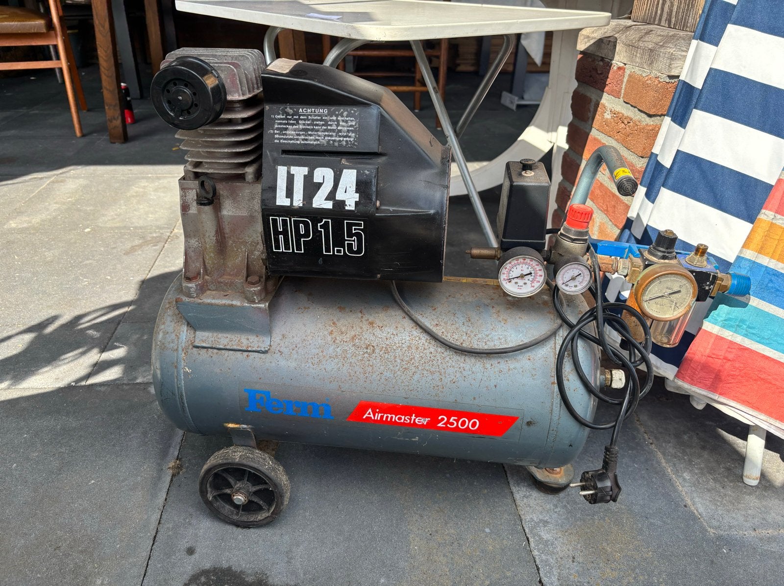 Ferm Airmaster 2500 Compressor - 24 liter tank, Ophalen, Gebruikt, 6 tot 10 bar, Minder dan 200 liter/min