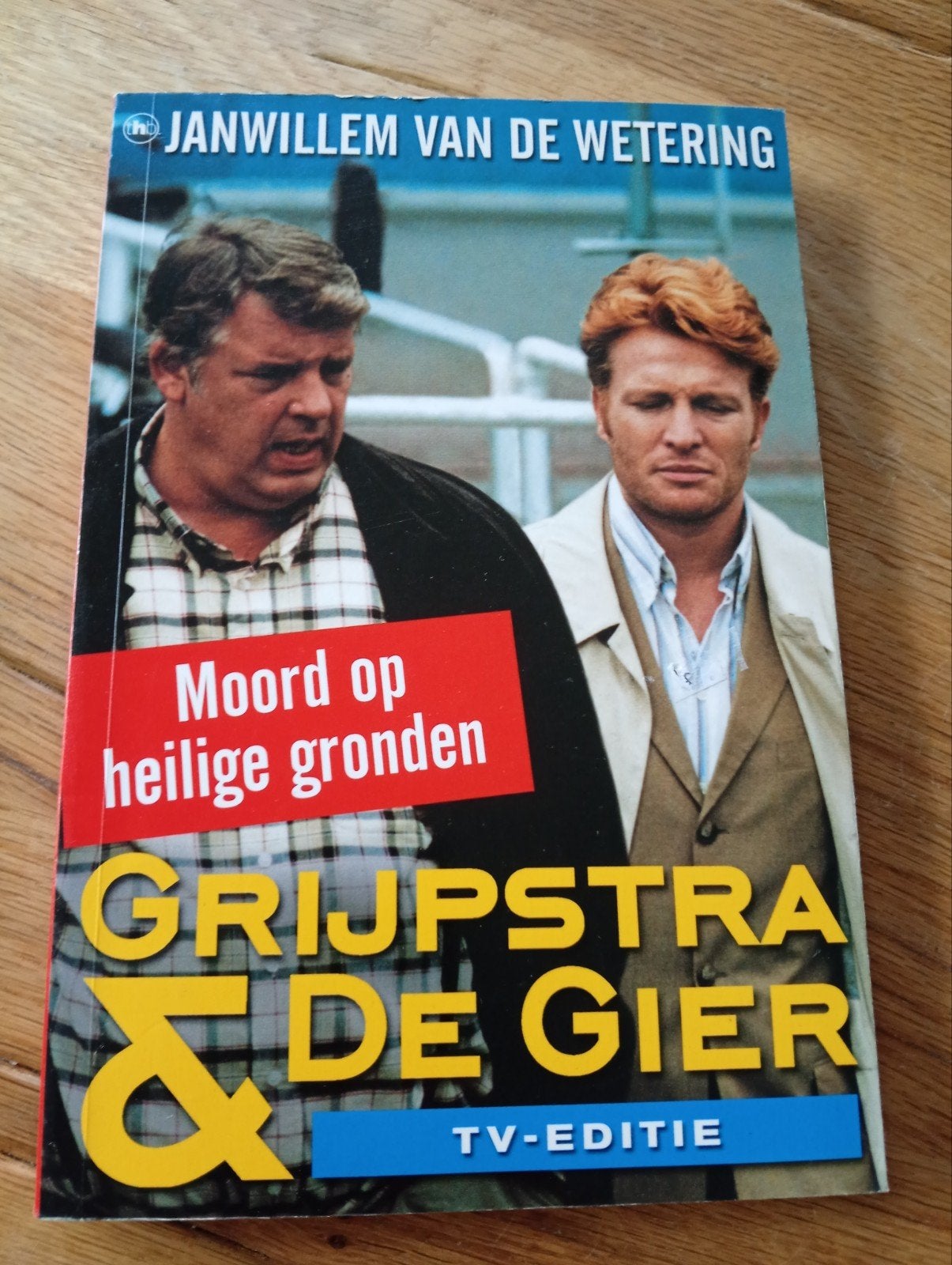 Grijpstra & De Gier - Moord op heilige gronden (TV-editie), Boeken, Gelezen, Tv-bewerking, Janwillem van de Wetering, Ophalen of Verzenden