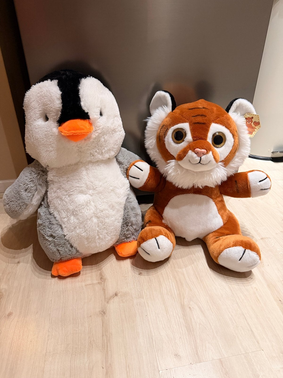 Leuke knuffels: Pinguïn en Tijger, Ophalen, Pinguïn, Zwart, Zo goed als nieuw
