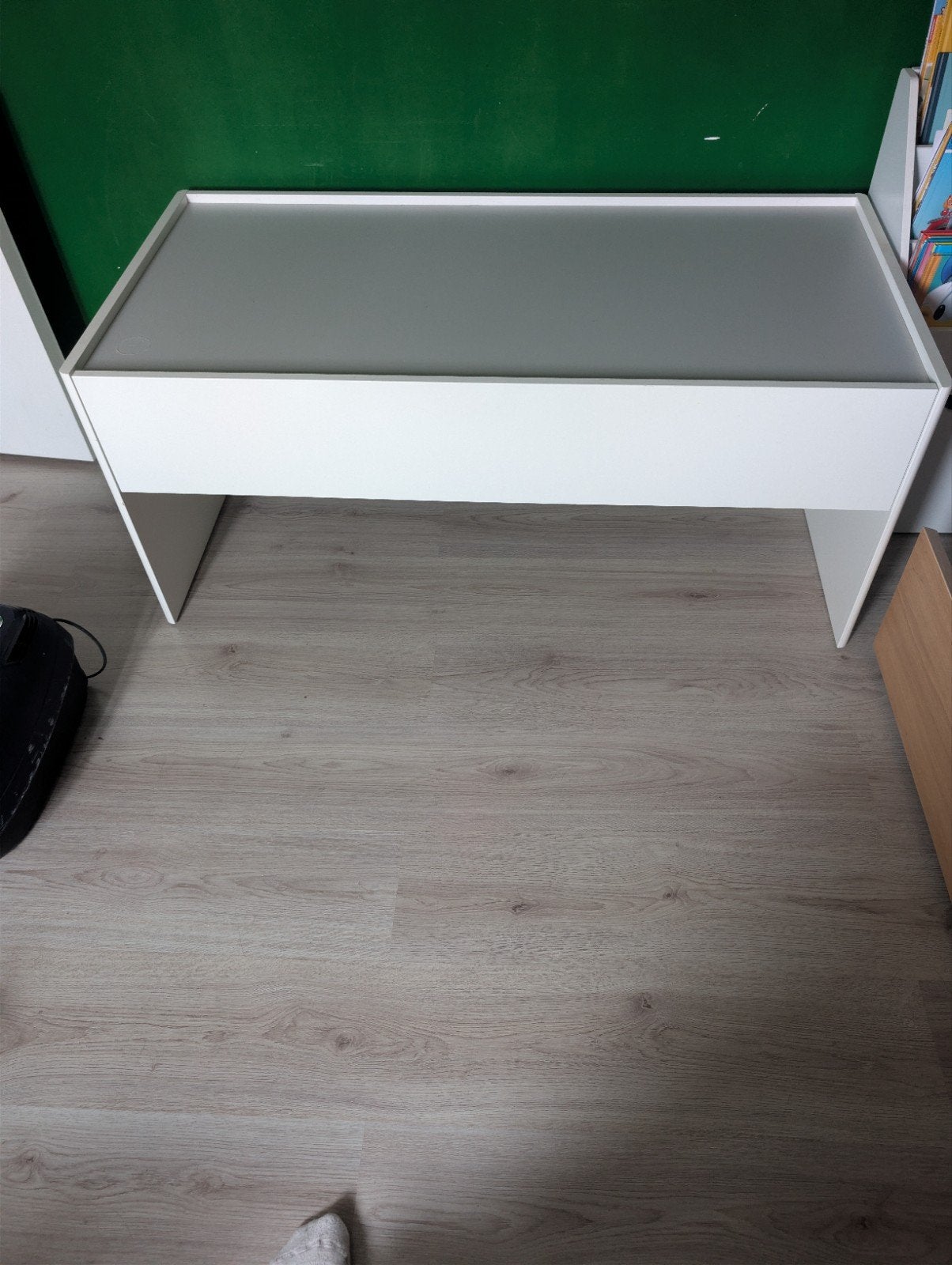 Speeltafel met opbergruimte - stevig en klaar voor gebruik, Ophalen, Gebruikt