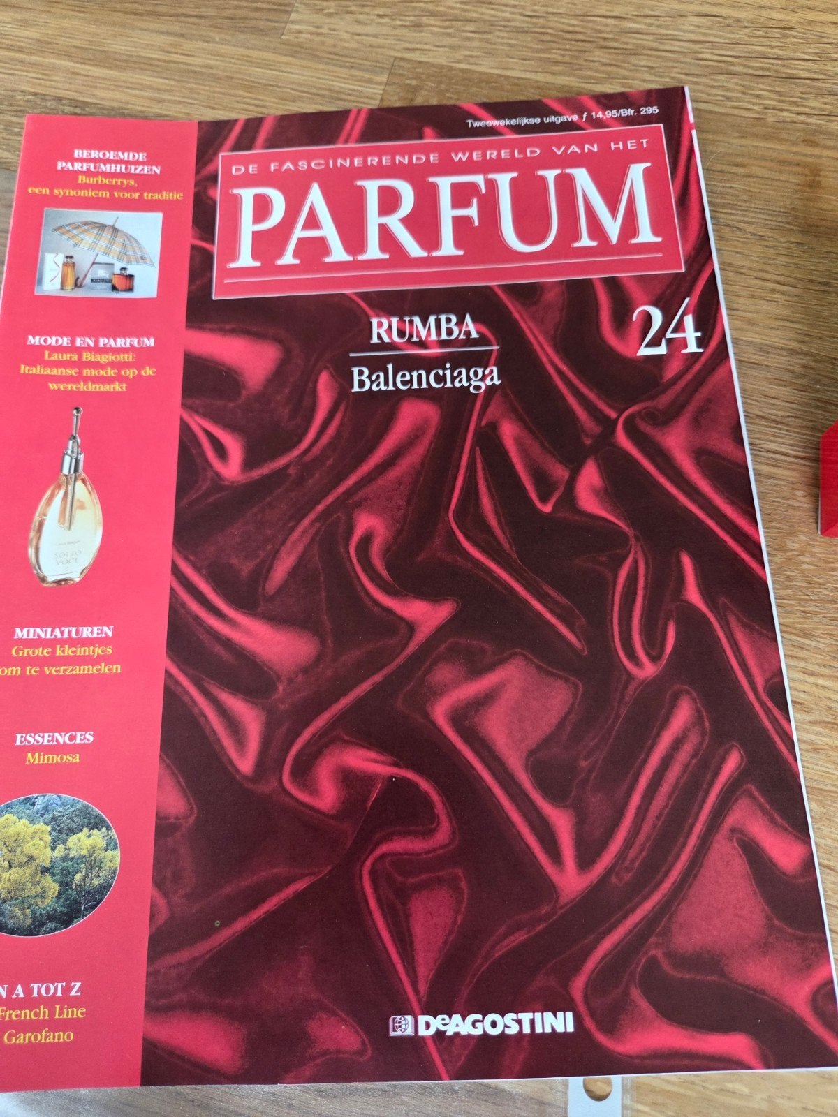 24 De Fascinerende Wereld van het Parfum - Rumba Balenciaga, Sieraden, Tassen en Uiterlijk, Uiterlijk | Parfum, Ophalen of Verzenden