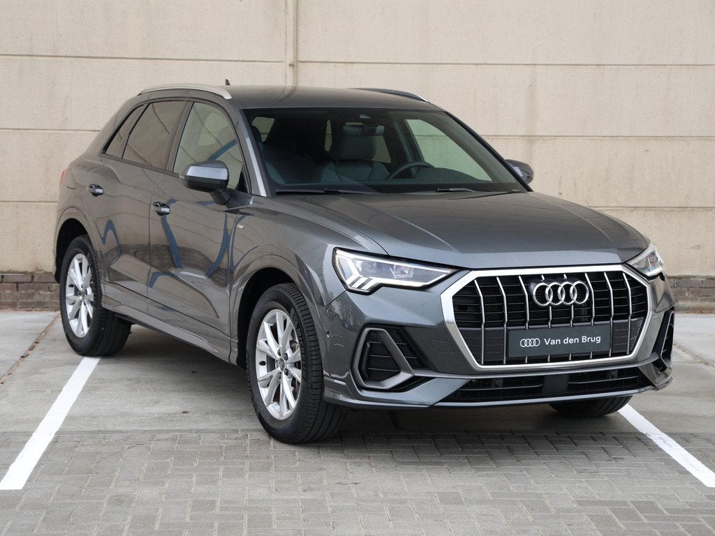 Audi Q3 45 TFSI e edition S-Line | Achteruitrijcamera | Dode, Gebruikt, Hybride Elektrisch/Benzine, SUV of Terreinwagen, Te koop