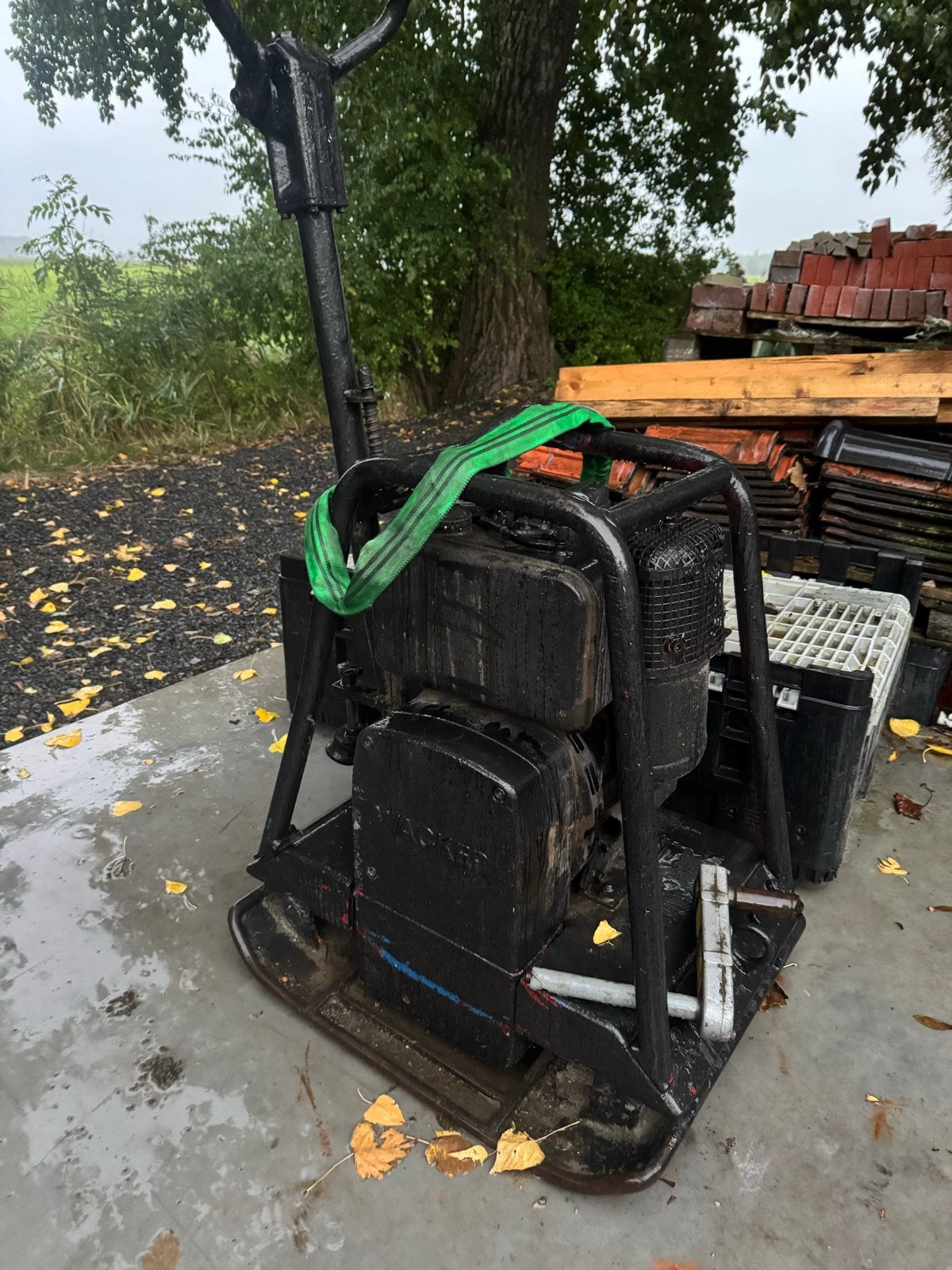 Wacker trilplaat, Ophalen