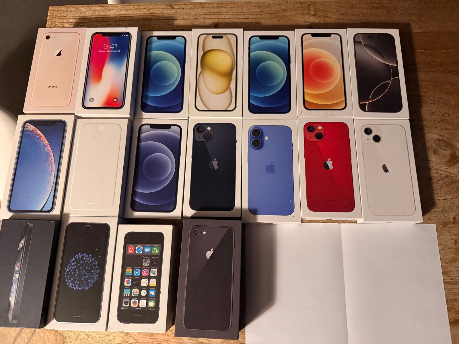 18 lege iPhone doosjes - diverse modellen, Telecommunicatie, Ophalen of Verzenden, Gebruikt, Overige typen, Apple