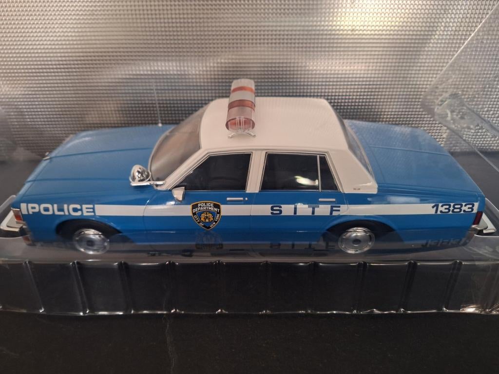 Chevrolet Caprice NYPD New York 1987 Schaal 1:18, Overige merken, MCG, Nieuw, Ophalen of Verzenden