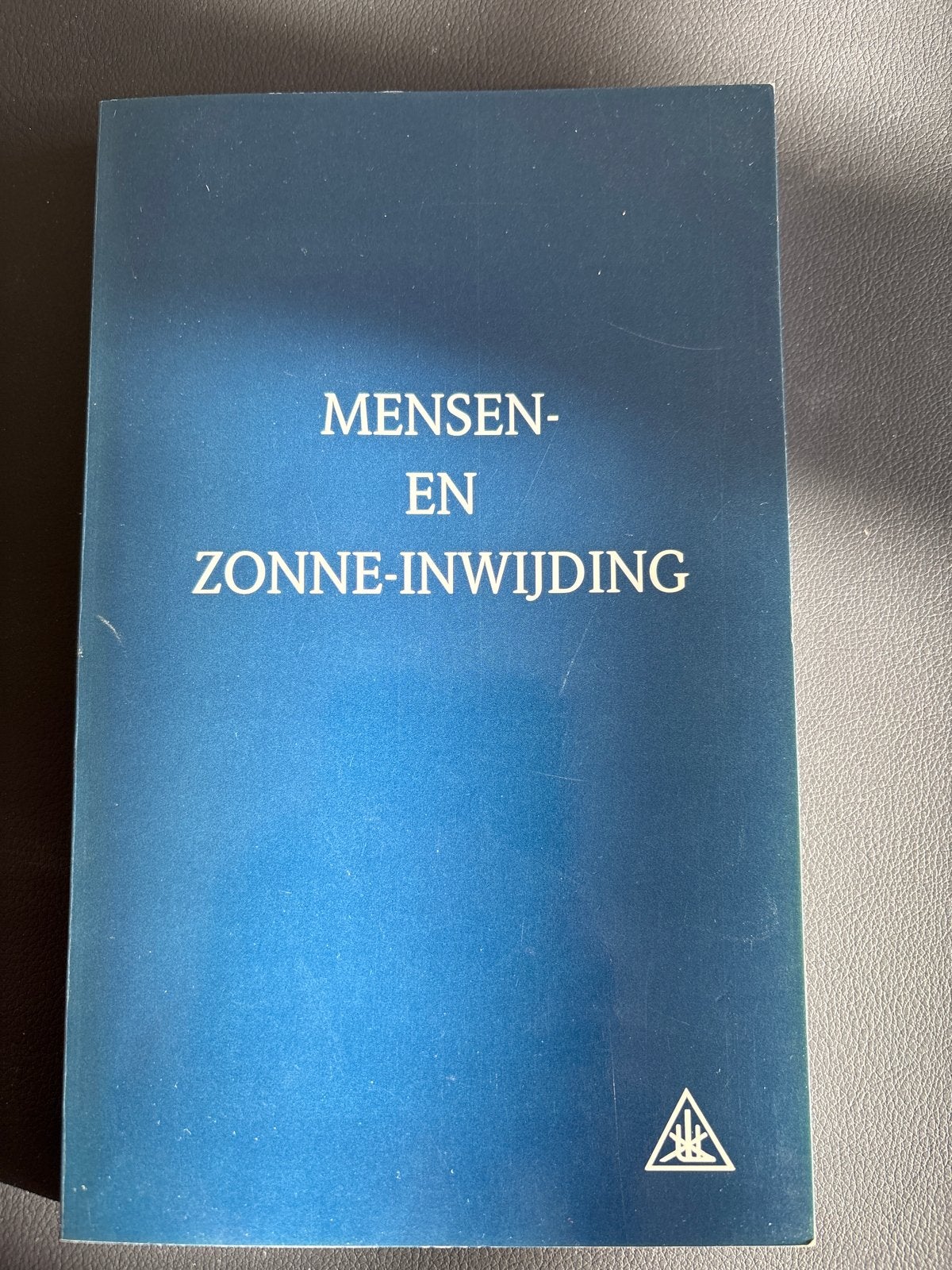 Mensen- en Zonne-Inwijding - Spiritueel Boek, Ophalen of Verzenden, Gelezen, Spiritualiteit algemeen, Achtergrond en Informatie