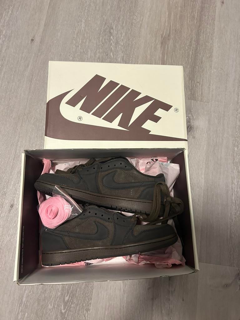 Travis scott jordan 1 low brown velvet, Bruin, Nieuw, Ophalen of Verzenden, Sneakers of Gympen