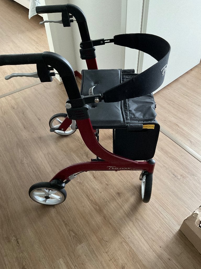 Rollator kleur rood, Ophalen, Lichtgewicht, Nieuw