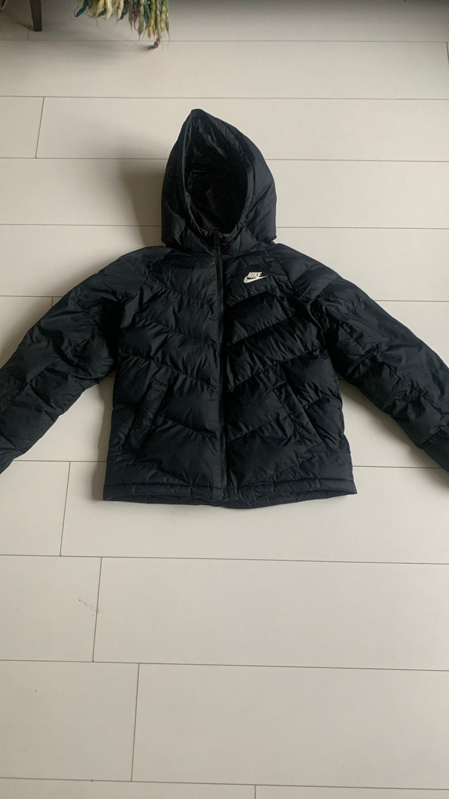 Nike Puffer Jas Zwart - kindermaat XL (158-170 cm), Ophalen, Zo goed als nieuw, Jongen of Meisje, Jas
