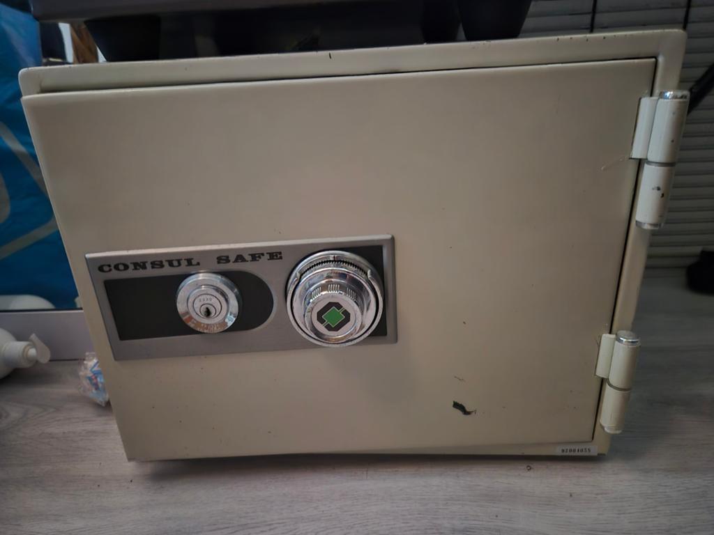 Consul Safe Brandkast met Sleutel en Cijferslot, Huis en Inrichting, Brandblussers en Brandkasten, Ophalen, Gebruikt, Brandkast