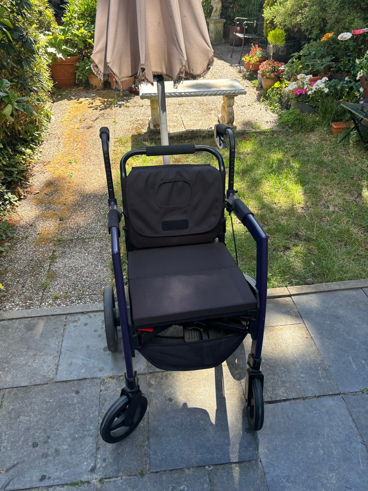 Rollz Motion 2.1 Rollator en opvouwbare rolstoel paars, Diversen, Rollators, Ophalen of Verzenden, Zo goed als nieuw