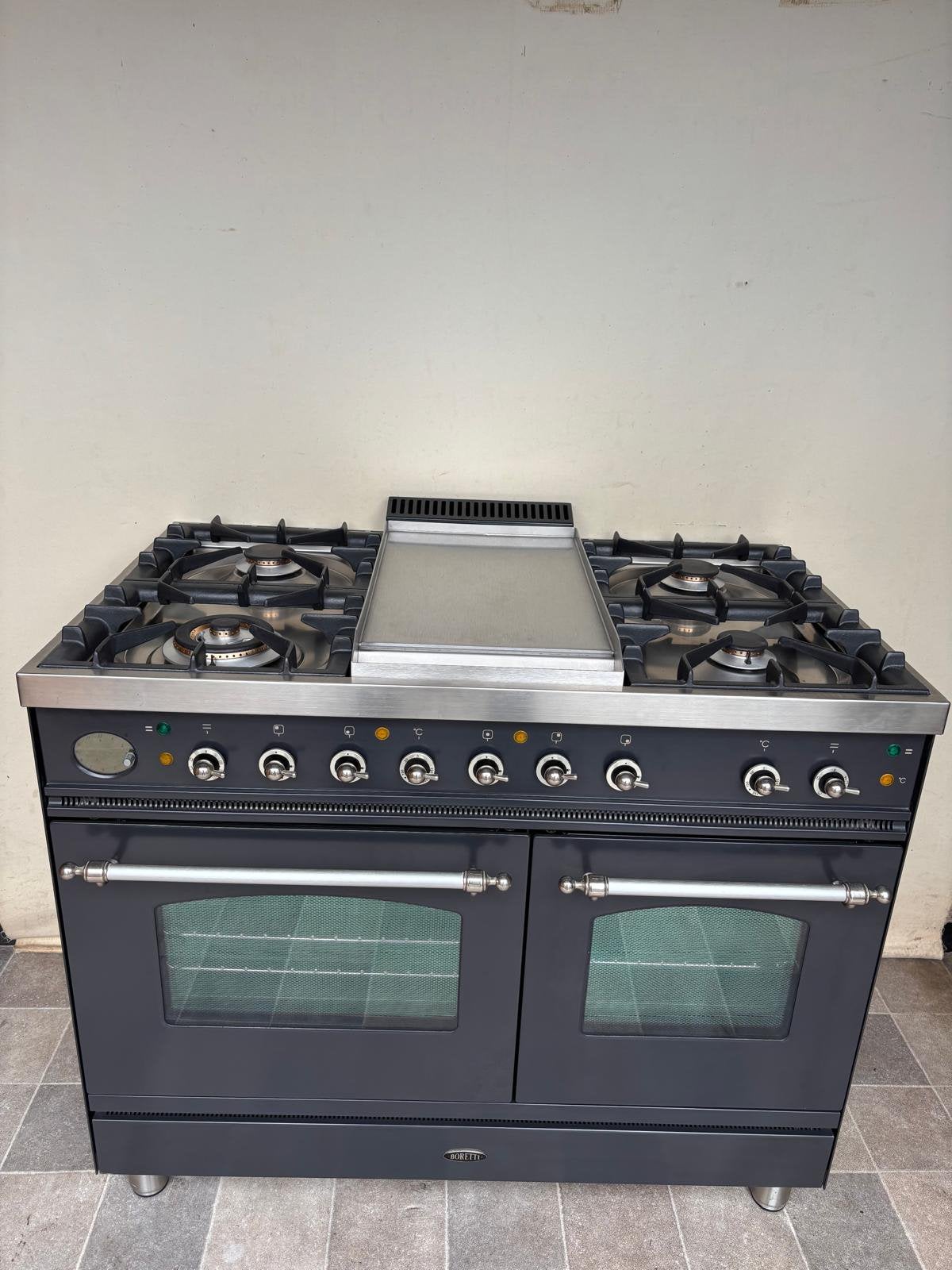 Boretti fornuis antraciet 4 pits+Fry-Top met dubbele oven, Witgoed en Apparatuur, Ophalen, 60 cm of meer, Zo goed als nieuw, Energieklasse A of zuiniger