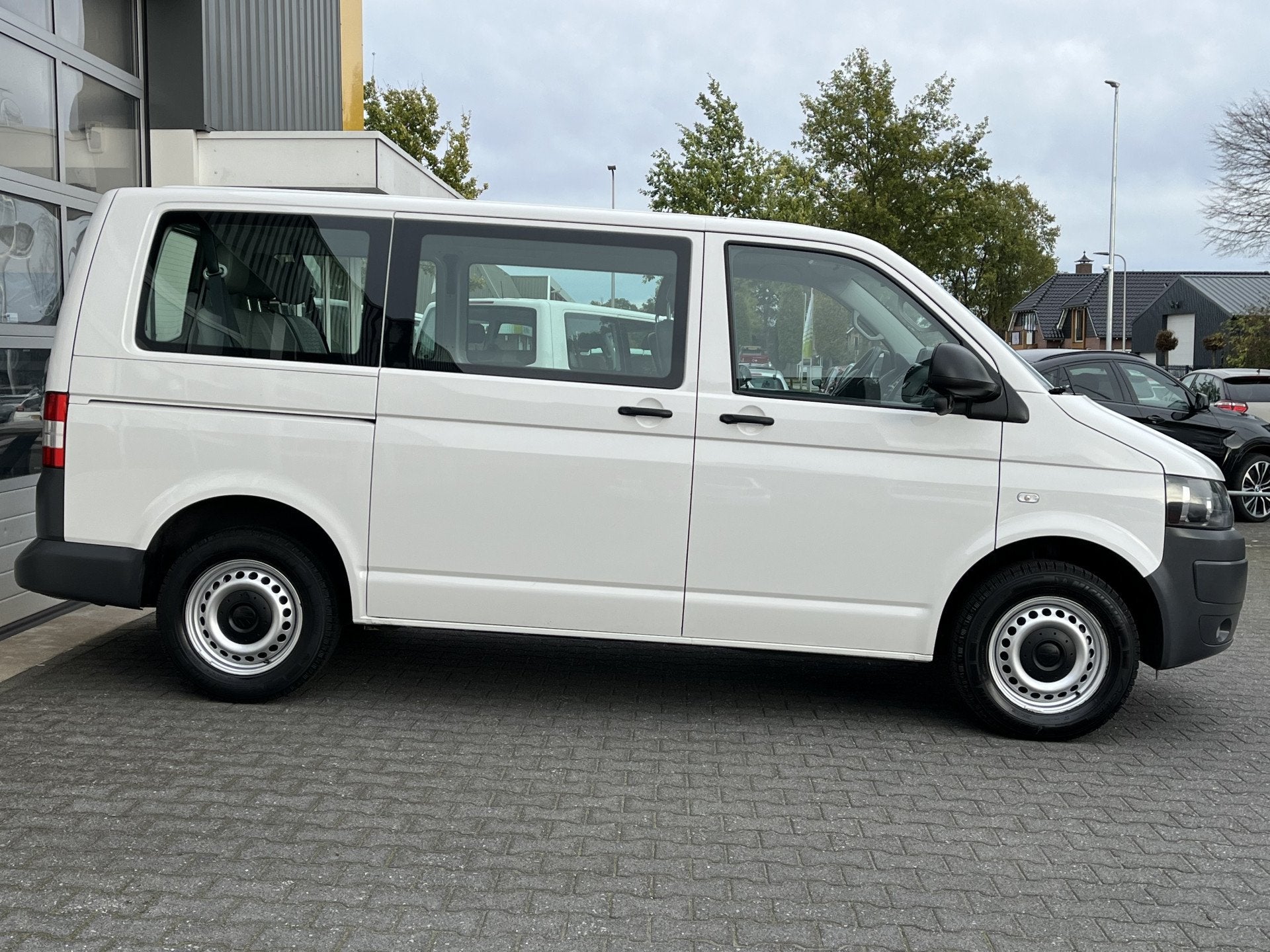 Volkswagen Transporter Kombi 2.0 TDI DSG Automaat L1H1 BM BT, Auto's, Euro 5, Stof, Gebruikt, Zwart