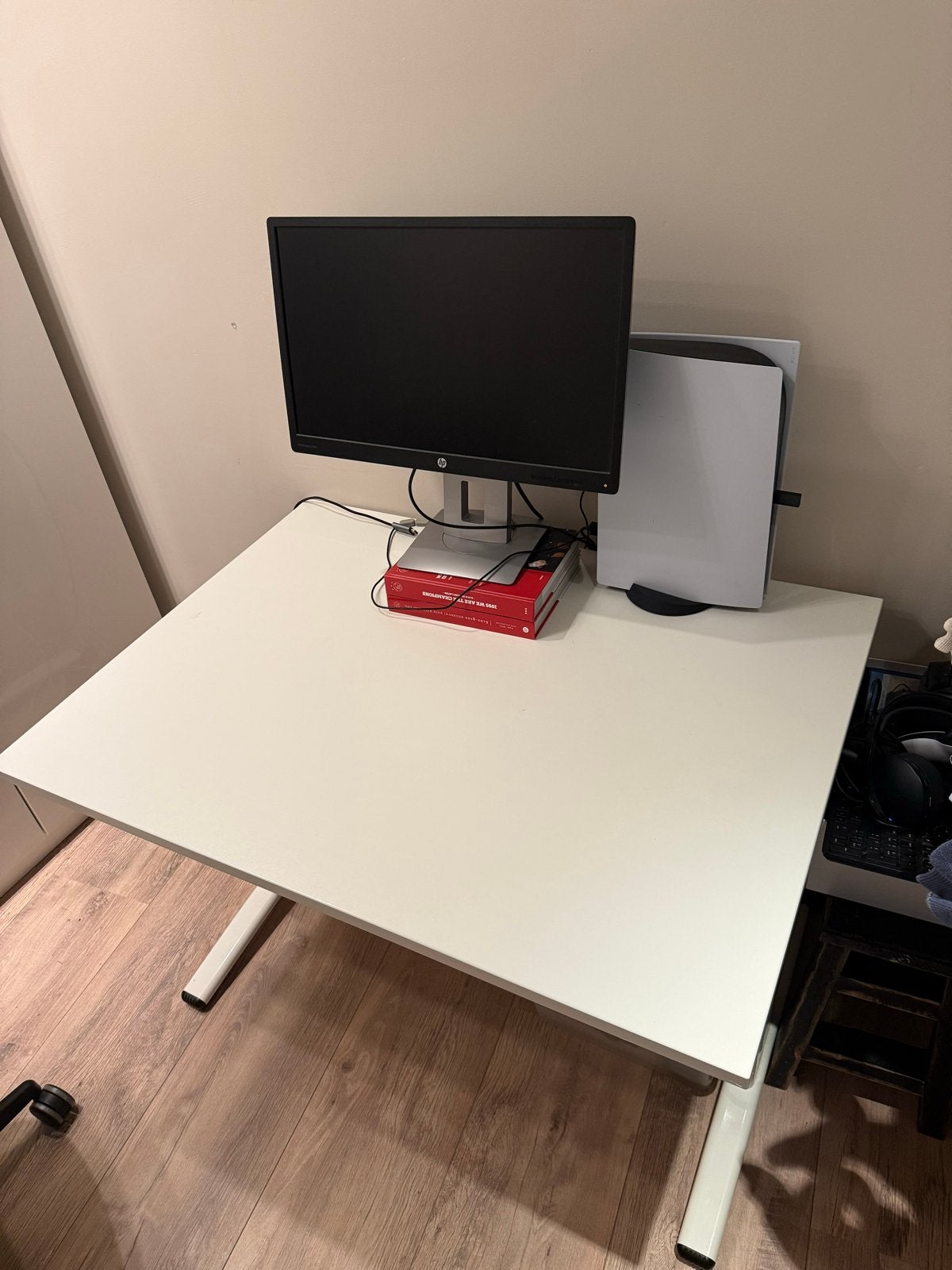 Modern wit bureau - 110x80 cm, Ophalen, Overige typen, Spaanplaat of MDF, Zo goed als nieuw