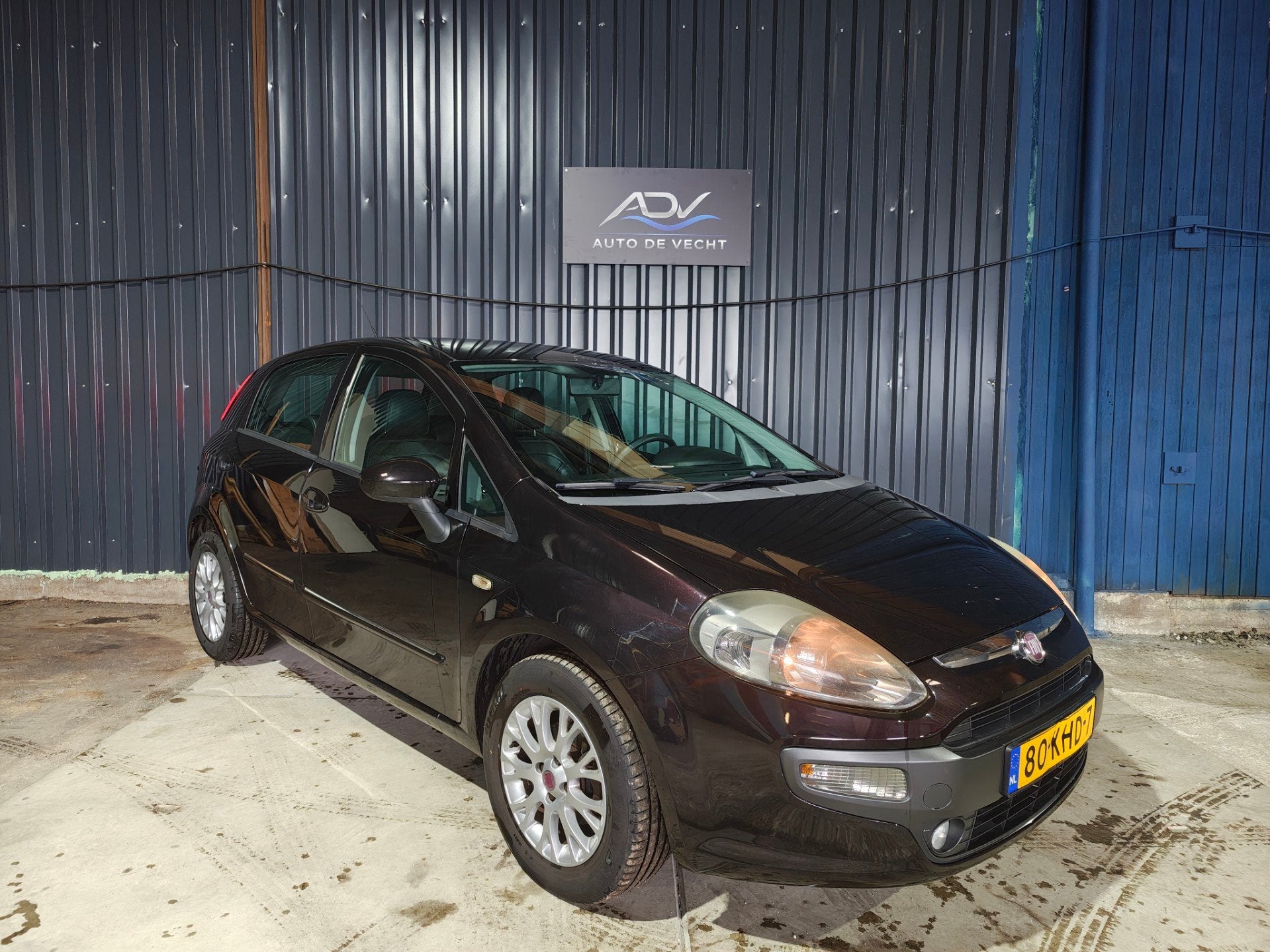 Fiat Punto Evo 1.4 Dynamic -5 DEURS - LEER - AIRCO - CENTRAL, Auto's, Fiat, Voorwielaandrijving, Euro 5, 4 cilinders, 400 kg