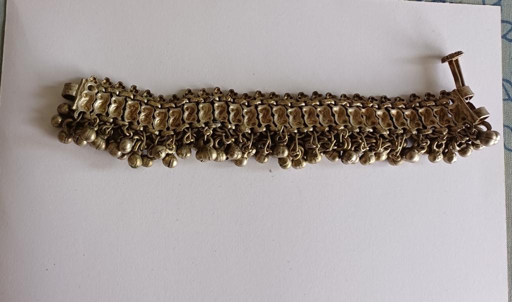 Vintage enkelbandje/armbandje met belletjes - Zilverkleurig, Ophalen