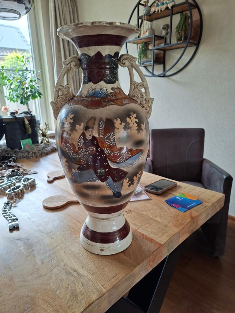 Antieke Japanse Satsuma Vaas met Handvatten, Ophalen of Verzenden